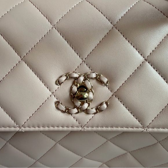Chanel Trendy CC Pink Quilted Handbag - Picture 7 of 14